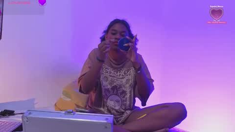 Snapshot of nude2557940 chatting on 18, 9, 2025 Channel Cox online show from 18, 9, 2025