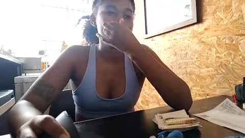 Snapshot of nude2557940 chatting on 26, 9, 2025 Channel Cox online show from 26, 9, 2025