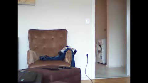 Snapshot of nudist_man chatting on 24, 12, 2024 Milen online show from 24, 12, 2024