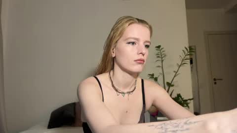 Snapshot of nura_foxx chatting on 10, 5, 2026 nura_foxx online show from 10, 5, 2026
