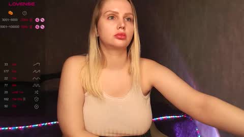 Snapshot of nutcrewlove chatting on 4, 10, 2025 WEELCOMEEEEEEEEEE online show from 4, 10, 2025