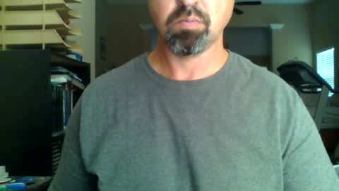 Snapshot of nvrenuff1979 chatting on 5, 8, 2026 nvrenuff1979 online show from 5, 8, 2026
