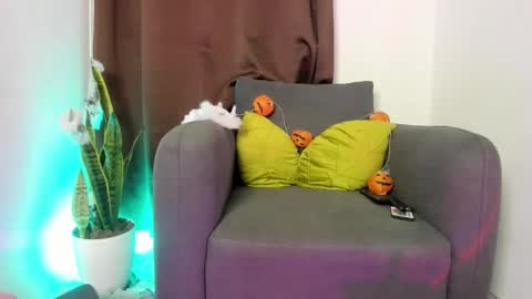 Nia online show from 12, 10, 2025