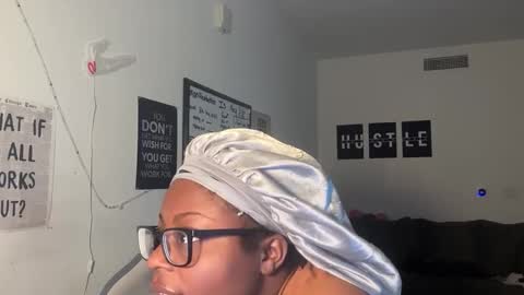 Snapshot of nybellaho chatting on 3, 2, 2025 bella2sexy online show from 3, 2, 2025