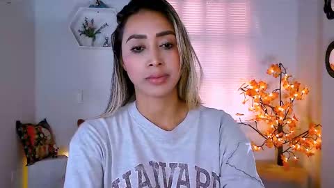 Nycole online show from 14, 12, 2024