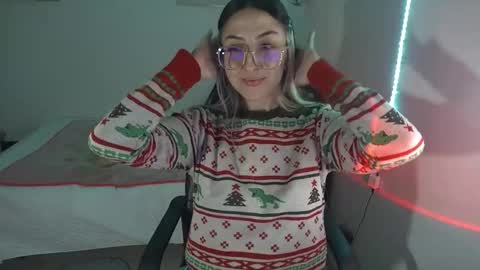 Snapshot of nymph_frida chatting on 14, 12, 2025 Frida online show from 14, 12, 2025