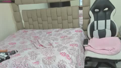 nyomi browm online show from 19, 2, 2025