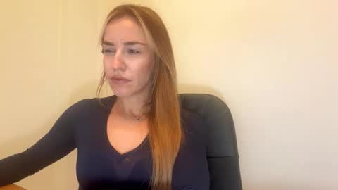 Snapshot of nyxelia_ chatting on 9, 10, 2025 Anastasia online show from 9, 10, 2025