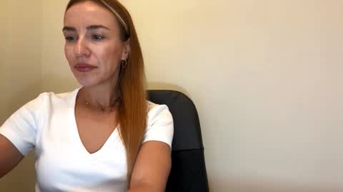 Snapshot of nyxelia_ chatting on 10, 10, 2025 Anastasia online show from 10, 10, 2025