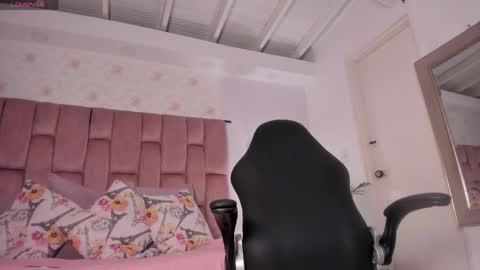 Nyxki Daa online show from 7, 6, 2026