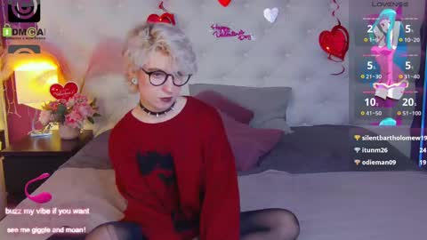 Snapshot of obedientt_ chatting on 11, 2, 2025 Moonlight online show from 11, 2, 2025