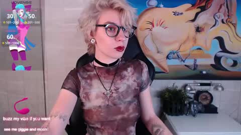 Snapshot of obedientt_ chatting on 19, 2, 2025 Moonlight online show from 19, 2, 2025