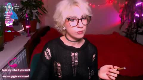 Snapshot of obedientt_ chatting on 19, 9, 2025 Moonlight online show from 19, 9, 2025