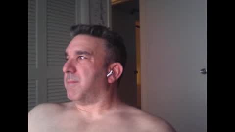 Snapshot of oceanmanx chatting on 5, 1, 2025 Ocean online show from 5, 1, 2025