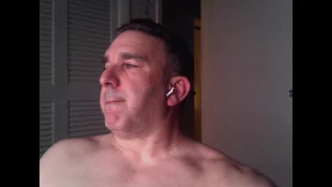 Snapshot of oceanmanx chatting on 21, 10, 2025 Ocean online show from 21, 10, 2025