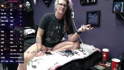 Snapshot of oddywithabody chatting on 5, 11, 2025 Oddy With A Body online show from 5, 11, 2025