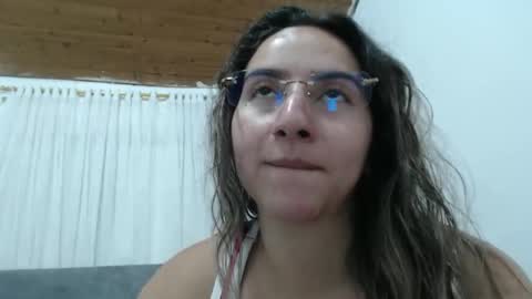 Snapshot of odette_brigh_ chatting on 12, 11, 2025 Val online show from 12, 11, 2025