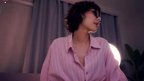 Snapshot of odettehatt chatting on 23, 10, 2025 Thea online show from 23, 10, 2025