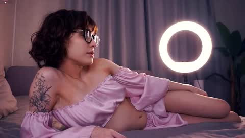 Snapshot of odettehatt chatting on 7, 11, 2025 Thea online show from 7, 11, 2025