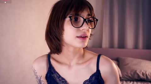 Snapshot of odettehatt chatting on 17, 11, 2025 Thea online show from 17, 11, 2025