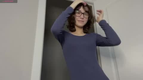 Thea online show from 10, 4, 2026