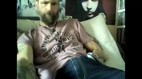 Snapshot of oedipe666 chatting on 17, 4, 2026 oedipe666cam online show from 17, 4, 2026