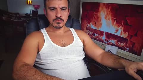 Snapshot of officeman7 chatting on 8, 12, 2024 officeman7 online show from 8, 12, 2024