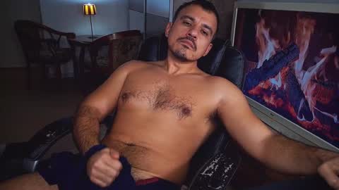 Snapshot of officeman7 chatting on 16, 12, 2024 officeman7 online show from 16, 12, 2024