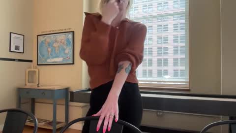 Snapshot of officiallyonlytams chatting on 4, 11, 2025 Tams online show from 4, 11, 2025