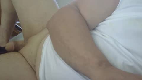 Snapshot of offsides10 chatting on 15, 5, 2026 WantsToTryACouple online show from 15, 5, 2026