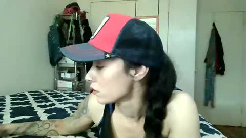 Lit en Cama online show from 21, 1, 2025