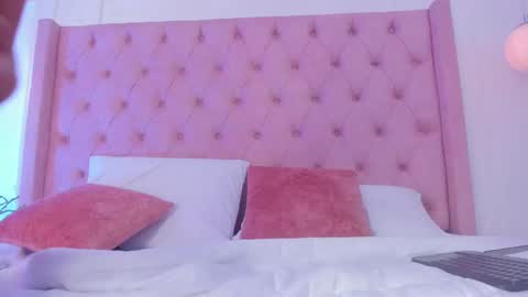 Holly online show from 15, 2, 2025