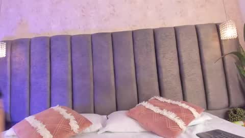 Holly online show from 27, 2, 2025