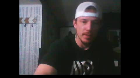 Snapshot of oh_you_know69 chatting on 7, 2, 2025 who dares toss me some tips lets have fun online show from 7, 2, 2025