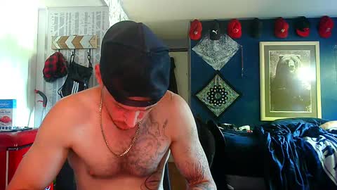 Snapshot of oh_you_know69 chatting on 16, 9, 2025 who dares toss me some tips lets have fun online show from 16, 9, 2025
