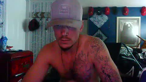 Snapshot of oh_you_know69 chatting on 14, 11, 2025 who dares toss me some tips lets have fun online show from 14, 11, 2025