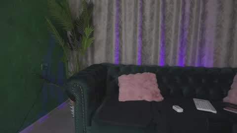 Snapshot of ohh_my_venus chatting on 6, 2, 2025 Julia online show from 6, 2, 2025