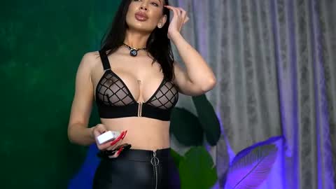 Snapshot of ohh_my_venus chatting on 16, 10, 2025 Julia online show from 16, 10, 2025