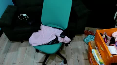 Snapshot of ohmysqueak chatting on 18, 4, 2026 ohmysqueak online show from 18, 4, 2026