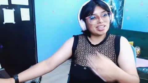 Snapshot of ohmysqueak chatting on 28, 5, 2026 ohmysqueak online show from 28, 5, 2026