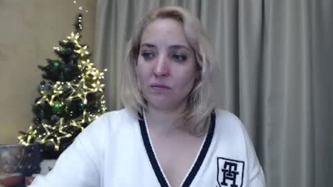 Snapshot of ohsweetmari chatting on 23, 12, 2024 Mari online show from 23, 12, 2024