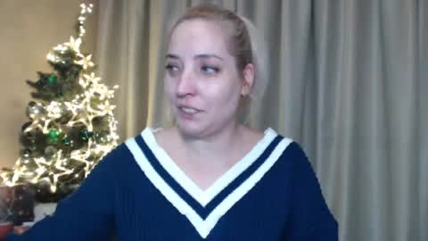 Snapshot of ohsweetmari chatting on 27, 12, 2024 Mari online show from 27, 12, 2024