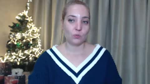Snapshot of ohsweetmari chatting on 27, 12, 2024 Mari online show from 27, 12, 2024