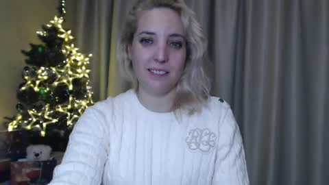 Snapshot of ohsweetmari chatting on 1, 1, 2025 Mari online show from 1, 1, 2025