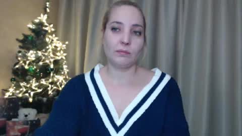 Snapshot of ohsweetmari chatting on 5, 1, 2025 Mari online show from 5, 1, 2025