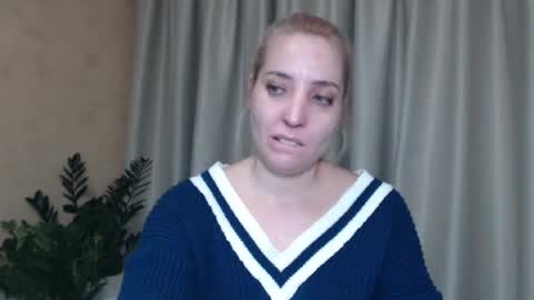 Snapshot of ohsweetmari chatting on 12, 1, 2025 Mari online show from 12, 1, 2025