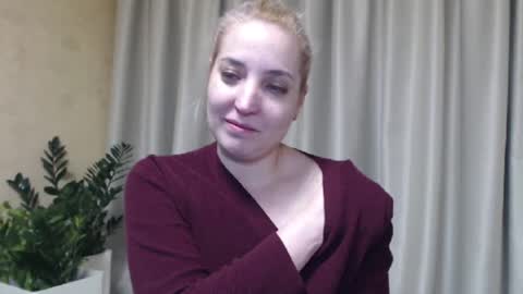 Snapshot of ohsweetmari chatting on 6, 2, 2025 Mari online show from 6, 2, 2025