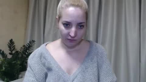 Snapshot of ohsweetmari chatting on 11, 2, 2025 Mari online show from 11, 2, 2025