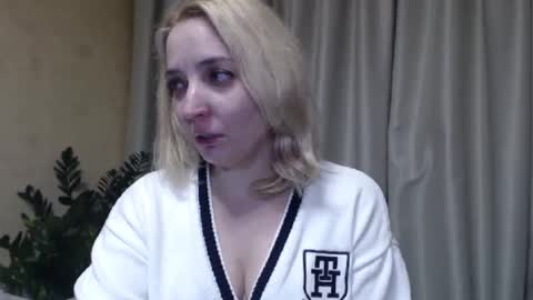Snapshot of ohsweetmari chatting on 13, 2, 2025 Mari online show from 13, 2, 2025