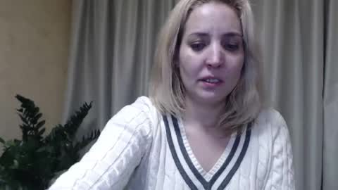 Snapshot of ohsweetmari chatting on 18, 2, 2025 Mari online show from 18, 2, 2025